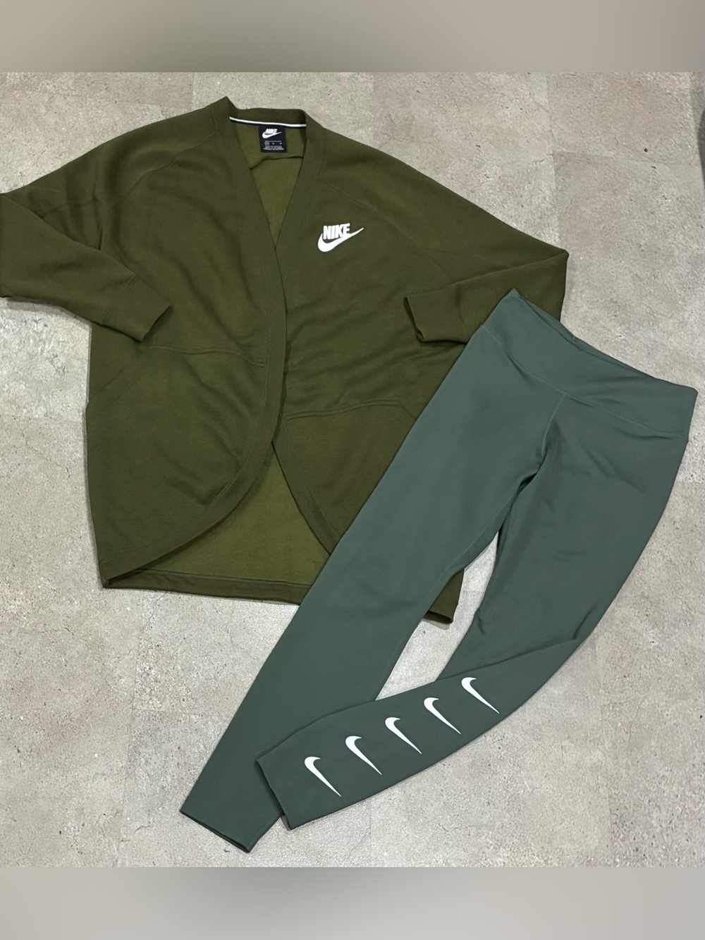 Women’s NIKE Sweatshirt Cardigan & Leggings, sz Medium….1 NWOT